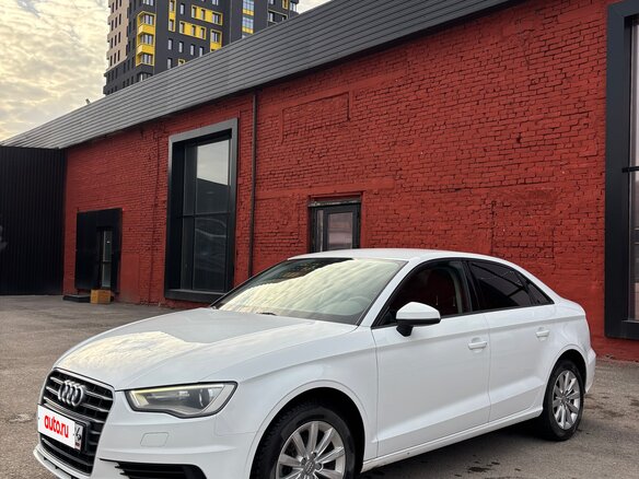 2015 Audi A3 III (8V), белый, 1390000 рублей - вид 1