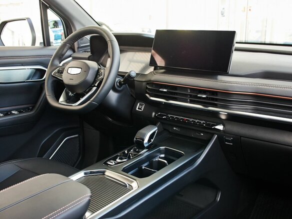 2026 Geely Okavango I Рестайлинг, белый, 4085990 рублей - вид 6