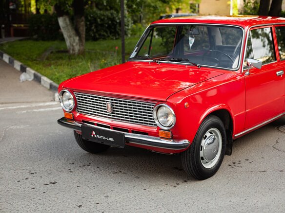 1985 Lada (ВАЗ) 2101 21013, красный - вид 3