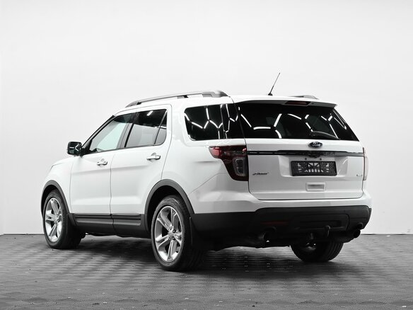 2014 Ford Explorer V, белый, 1295000 рублей - вид 2