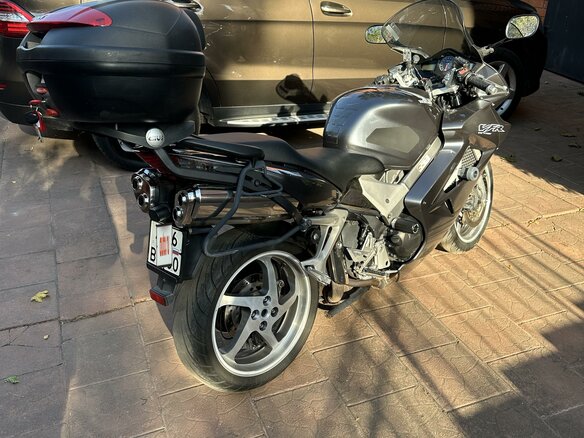 2001 Honda VFR 800, серый, 478000 рублей - вид 2