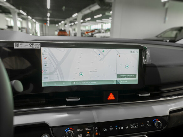 2026 Kia Carnival IV Рестайлинг, серый, 7200000 рублей - вид 24