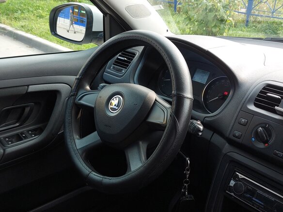 2013 Skoda Fabia II Рестайлинг, белый - вид 9