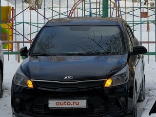 2020 Kia Rio IV, чёрный, 1350000 рублей, вид 3