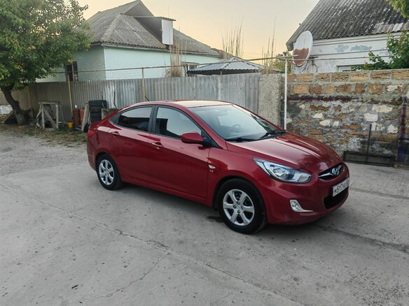 2012 Hyundai Solaris I, красный, 850000 рублей - вид 1