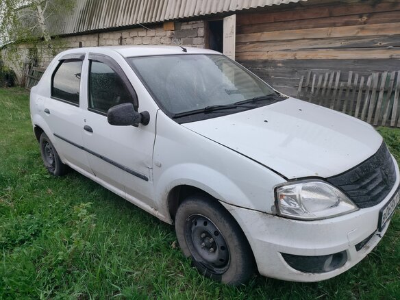 2010 Renault Logan I Рестайлинг, белый, 220000 рублей - вид 1