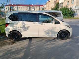 2008 Honda Freed I, белый, 1200000 рублей, вид 3