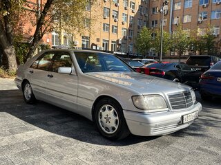 1996 Mercedes-Benz S-Класс 500 III (W140) Рестайлинг, белый, 2500000 рублей, вид 3