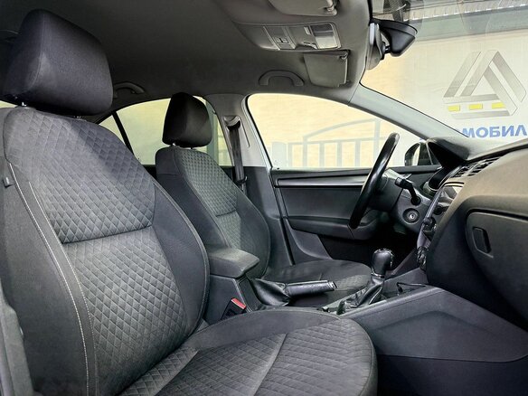 2017 Skoda Octavia III (A7) Рестайлинг, белый, 1599000 рублей - вид 9