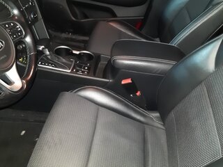 2018 Kia Sportage IV Рестайлинг, серебристый, 2150000 рублей, вид 3