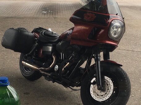 2009 Harley-Davidson Fat Bob, красный, 900000 рублей, вид 1