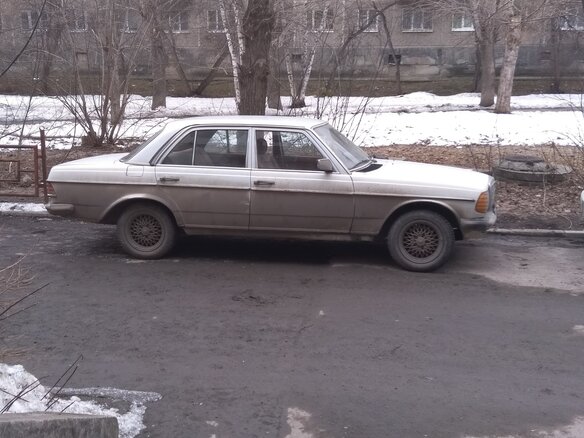 1984 Mercedes-Benz W123 230, белый - вид 2