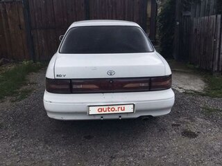 1992 Toyota Vista III (V30), белый, 250000 рублей, вид 4