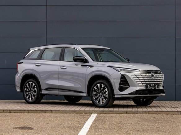 2024 Changan CS75 Plus III, серый, 2495000 рублей - вид 2