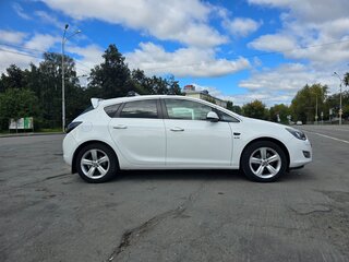 2011 Opel Astra J, белый, 1100000 рублей, вид 4