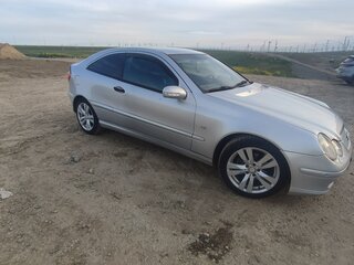 2003 Mercedes-Benz C-Класс 180 II (W203), серебристый, 690000 рублей, вид 2