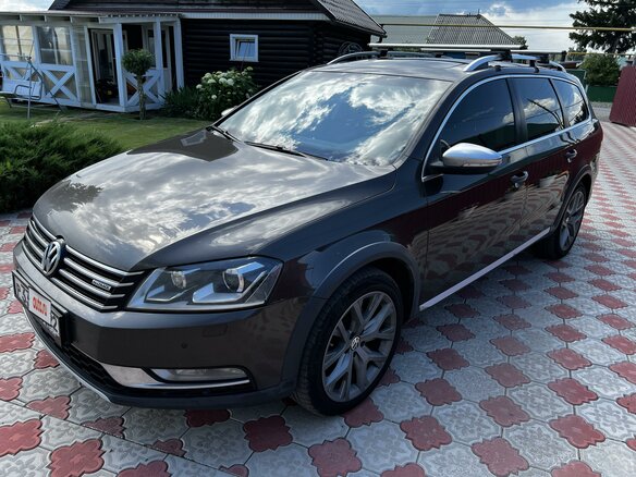 2012 Volkswagen Passat Alltrack B7, коричневый, 2000002 рублей - вид 1