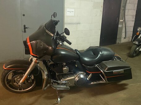 2011 Harley-Davidson Street Glide, чёрный, 900000 рублей, вид 3