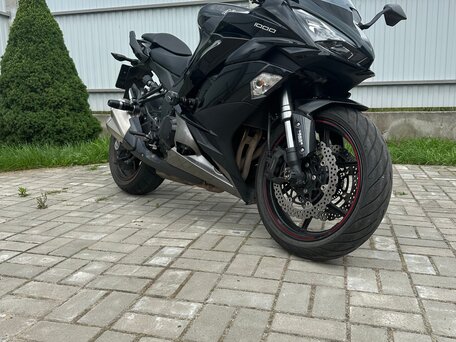 2018 Kawasaki Z 1000SX, чёрный, 1100000 рублей, вид 5