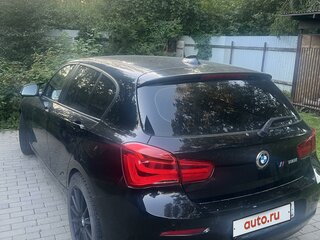 2015 BMW 1 серии 118i II (F20/F21) Рестайлинг, чёрный, 1500000 рублей, вид 4