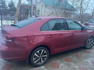 2021 Volkswagen Polo VI, пурпурный, 1650000 рублей, вид 3
