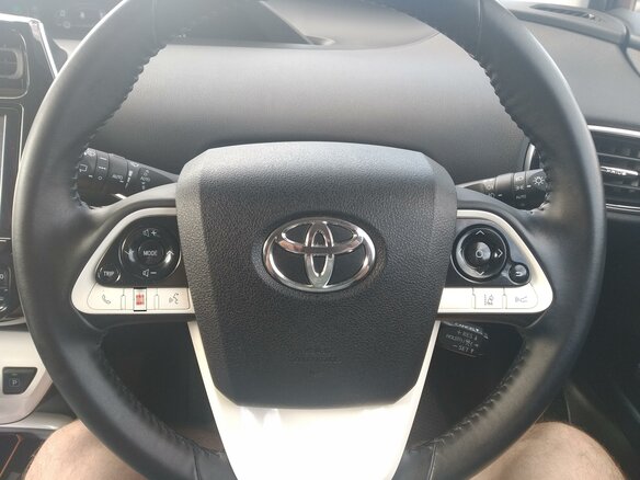 2017 Toyota Prius IV (XW50), серый, 2050000 рублей - вид 9