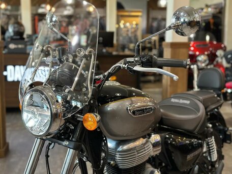 2025 Royal Enfield Meteor, чёрный, 519000 рублей, вид 4