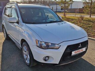 2010 Mitsubishi Outlander II Рестайлинг, белый, 1190000 рублей, вид 1