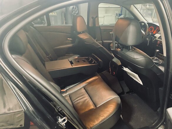 2006 BMW 5 серии 525xi V (E60/E61), чёрный - вид 12