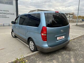 2010 Hyundai H-1 II, голубой, 1400000 рублей, вид 4