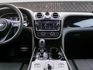 2017 Bentley Bentayga I, белый, 10900000 рублей, вид 3