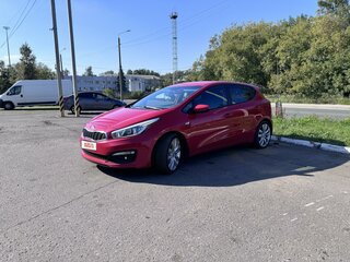 2016 Kia Ceed II Рестайлинг, красный, 1400000 рублей, вид 1