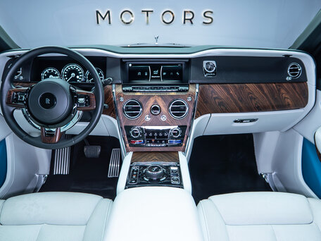 2018 Rolls-Royce Cullinan I (Series I), серый, 27900000 рублей, вид 2