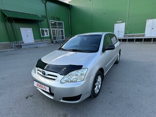 2004 Toyota Corolla IX (E120, E130) Рестайлинг, серебристый, 900000 рублей, вид 1