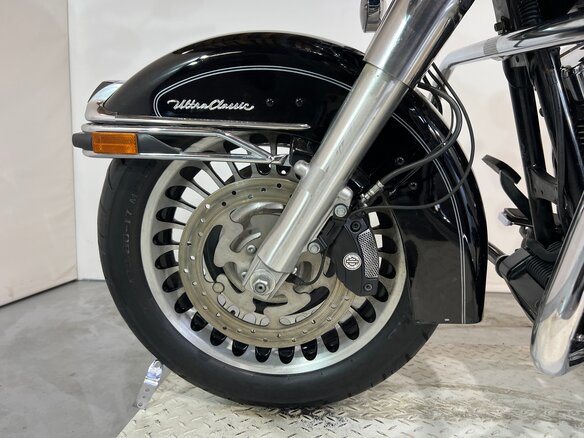 2012 Harley-Davidson Electra Glide, чёрный, 730000 рублей - вид 13