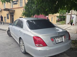 2005 Toyota Crown Majesta IV (S180), серебристый, 1750000 рублей, вид 3