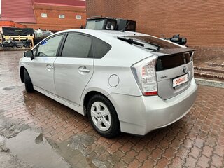 2010 Toyota Prius III (XW30), серебристый, 1010000 рублей, вид 5