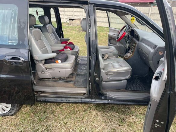 2000 Kia Carnival I, чёрный, 455913 рублей - вид 7