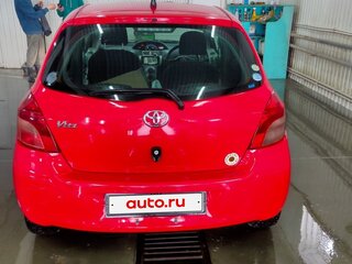 2005 Toyota Vitz II (XP90), красный, 535000 рублей, вид 4