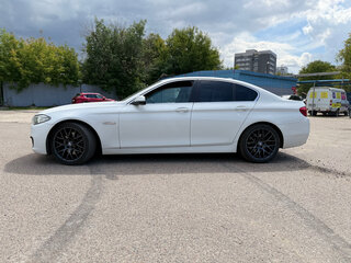 2014 BMW 5 серии 530d xDrive VI (F10/F11/F07) Рестайлинг, белый, 2500000 рублей, вид 2