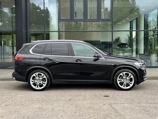 2019 BMW X5 30d IV (G05/G18), чёрный, 5399000 рублей, вид 4