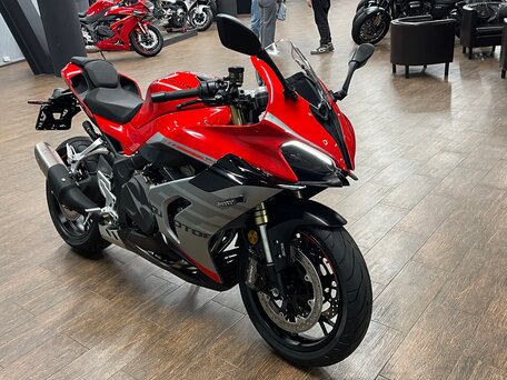 2026 QJMotor SRK 800 RR, красный, 859000 рублей, вид 5