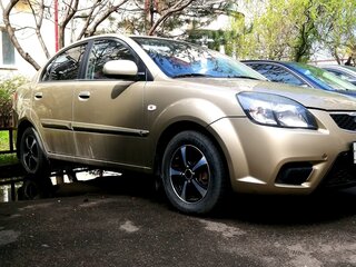 2009 Kia Rio II, бежевый, 645000 рублей, вид 2