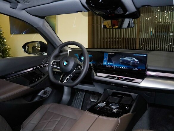 2025 BMW 5 серии Long 530Li xDrive VIII (G60/G61/G68), чёрный, 9000000 рублей - вид 18