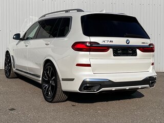 2021 BMW X7 40d I (G07), белый, 9880000 рублей, вид 4