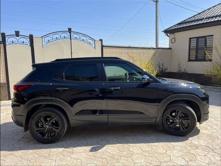 2022 Chevrolet TrailBlazer III, чёрный, 2250000 рублей, вид 3