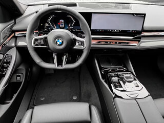 2025 BMW 5 серии 523d xDrive VIII (G60/G61/G68), серый, 7171000 рублей, вид 5