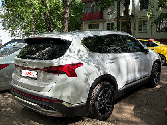 2021 Hyundai Santa Fe IV Рестайлинг, белый, 3440000 рублей - вид 2