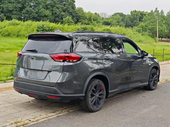 2023 Chevrolet Orlando II, серый, 1300000 рублей - вид 4