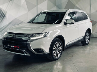 2019 Mitsubishi Outlander III Рестайлинг 3, белый, 2100000 рублей, вид 1